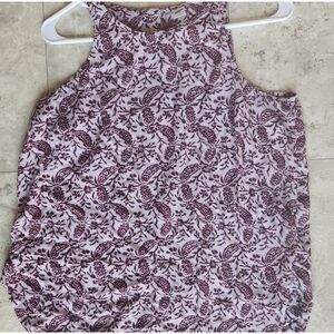 F54 Old Navy high neck burgundy floral tank keyhole button closure rounded hem